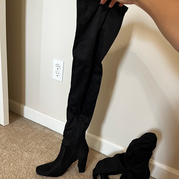 NWT ASOS DESIGN PETITE BLOCK HEELED OVER THE KNEE BOOTS IN BLACK SIZE 6 - Picture 2 of 6